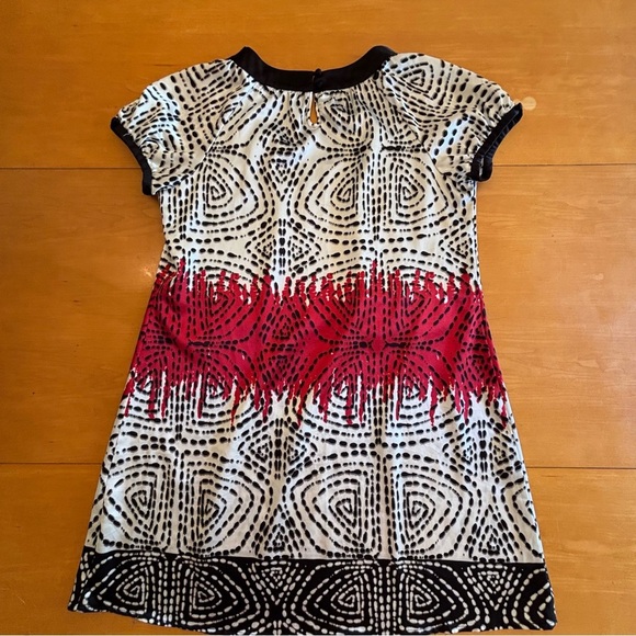 BCBGMaxAzria M black red white, mini relaxed fit shift short sleeve dress - Picture 10 of 12